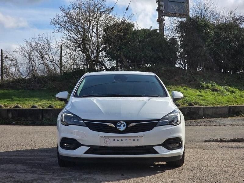 Used Vauxhall Astra SRi 145 HP (106 kW) 2020 White Hatchback