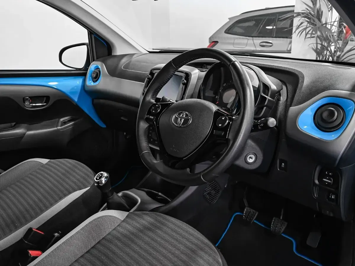 Used Toyota Aygo Trend 72 HP (52 kW) 2019 Blue Hatchback