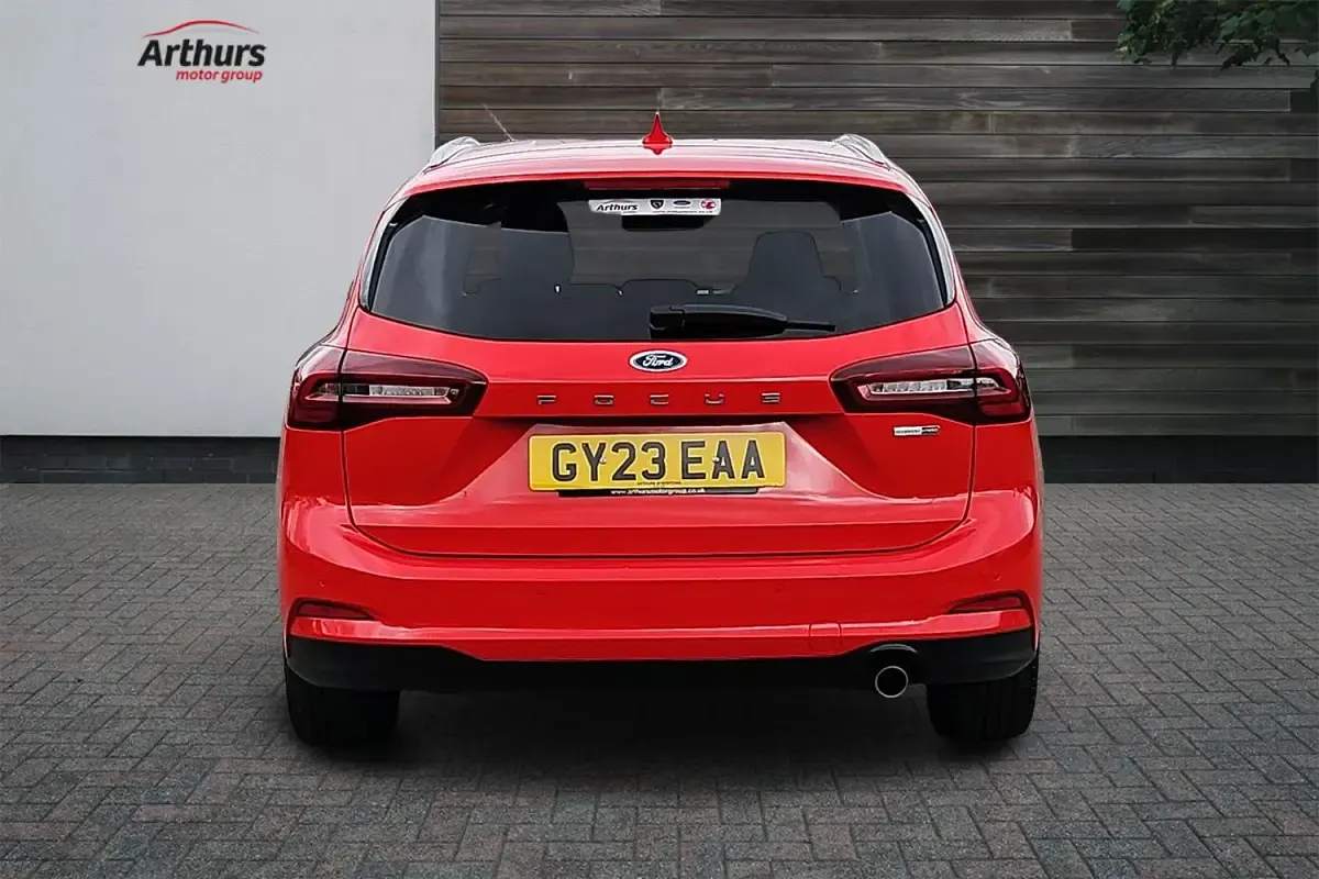 Used Ford Focus Titanium X 125 HP (91 kW) 2023 Red Estate