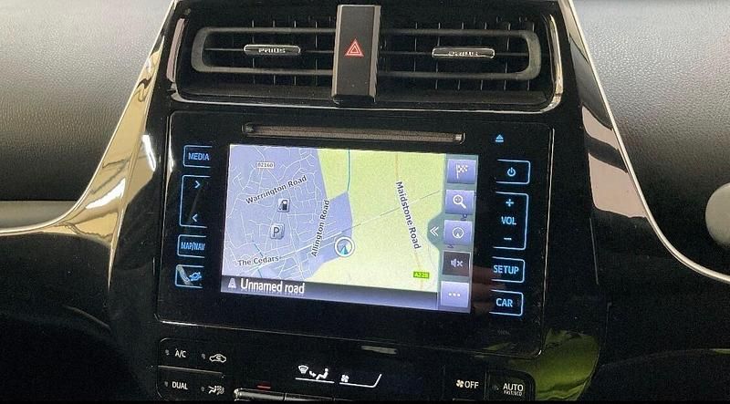 Used Toyota Prius Active 2017 White Hatchback