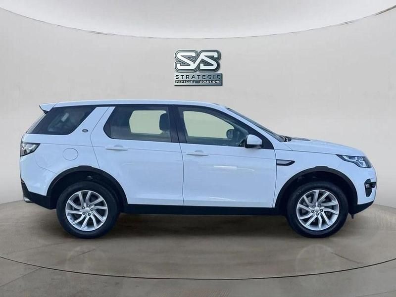 Used Land Rover Discovery Sport SE 180 HP (132 kW) 2018 White SUV