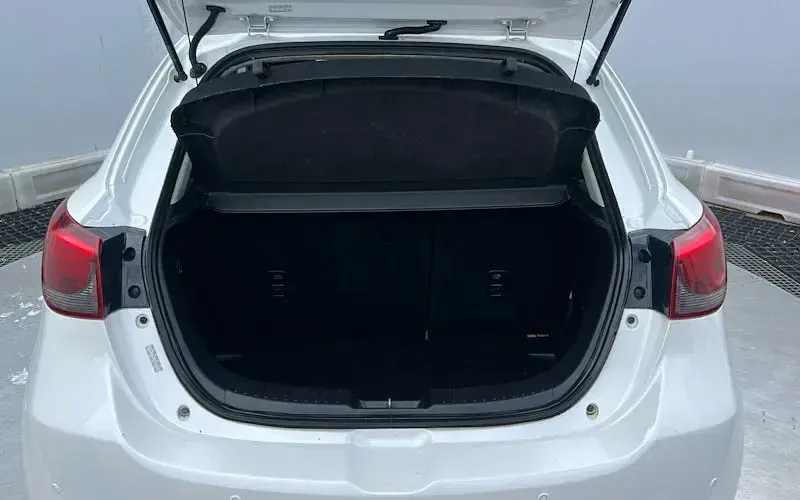 Usado Mazda 2 Inclusive 90 HP (66 kW) 2017 Branco Citadino