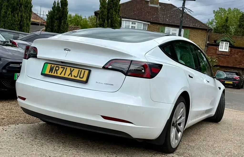Used Tesla Model 3 Long Range AWD 366 kW (498 HP) 2021 White Sedan