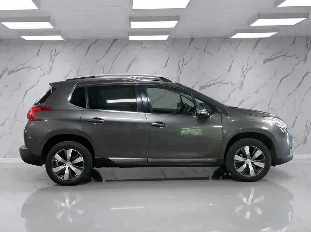 Used Peugeot 2008 Allure 115 HP (84 kW) 2015 Grey SUV