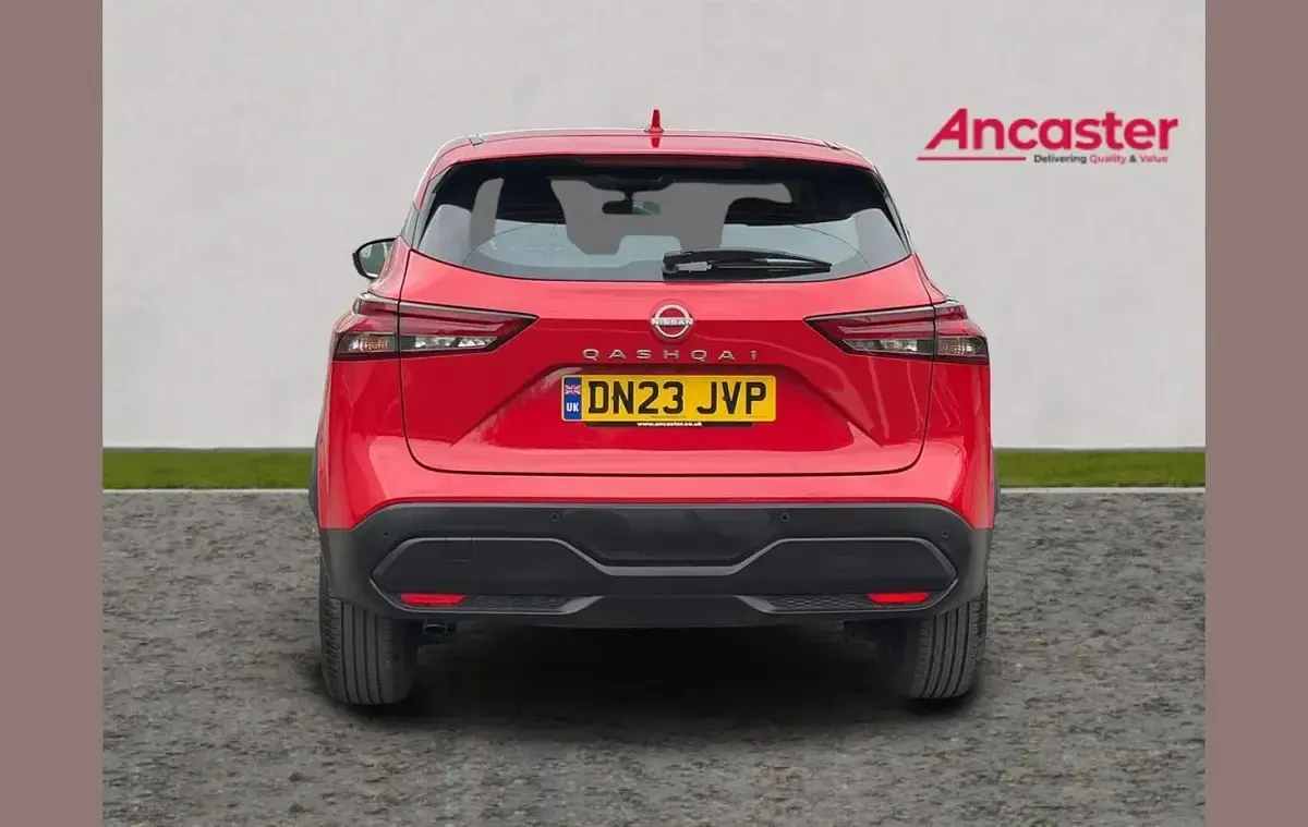 Used Nissan Qashqai Acenta Premium 155 HP (114 kW) 2023 Red SUV