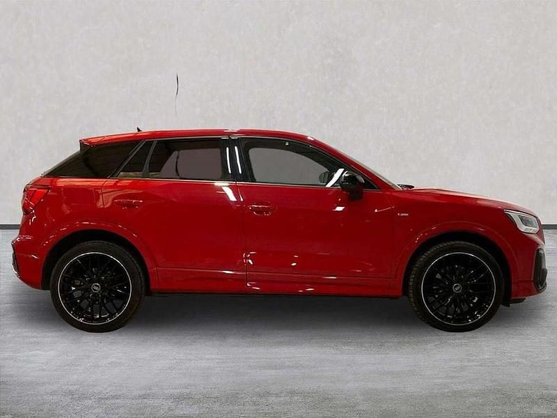 Used Audi Q2 Black Edition 150 HP (110 kW) 2022 Red SUV