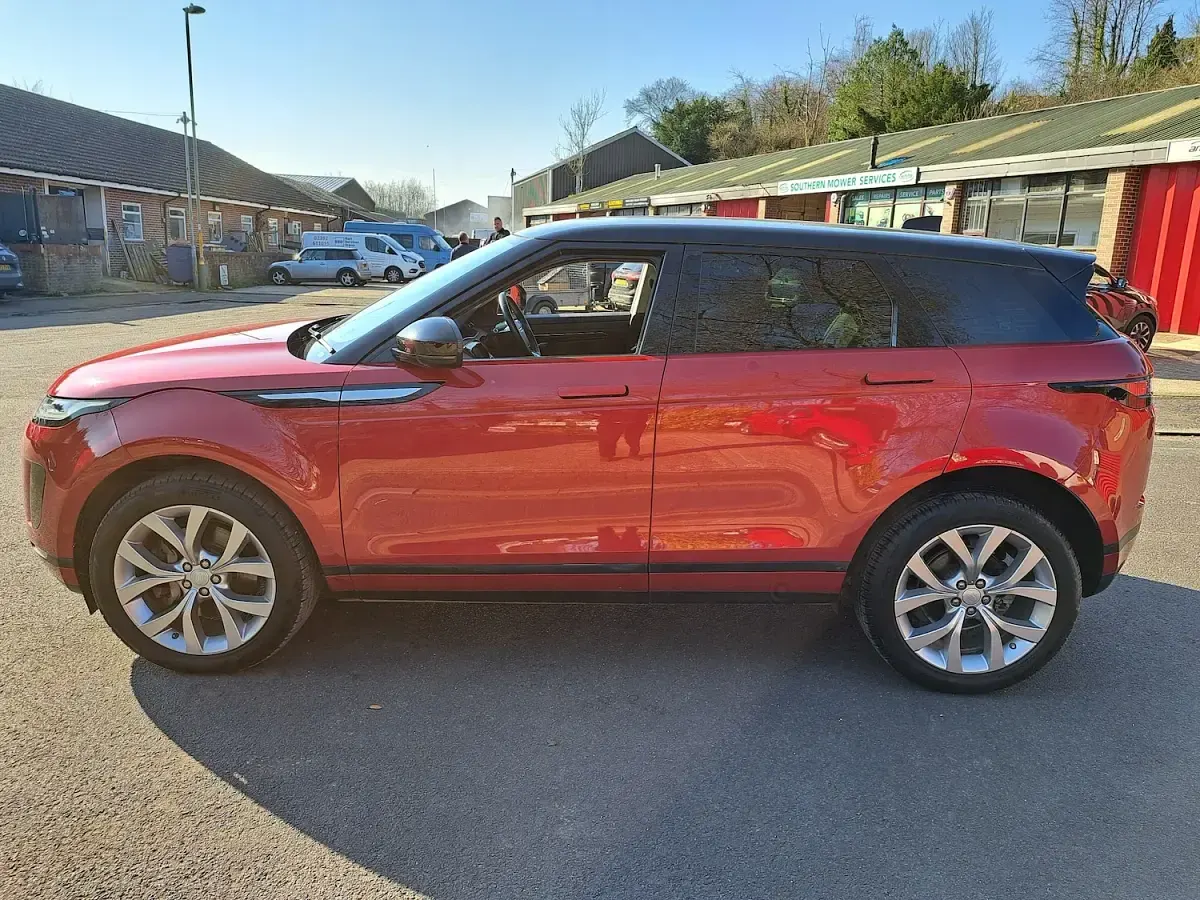 Used Land Rover Range Rover evoque SE 200 HP (147 kW) 2019 Red SUV