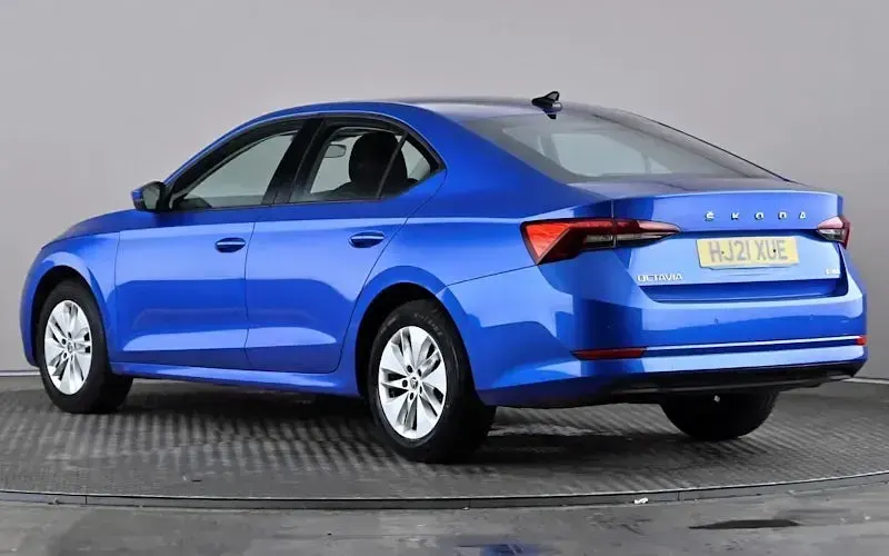 Used Skoda Octavia SE Technology 110 HP (80 kW) 2020 Blue Hatchback