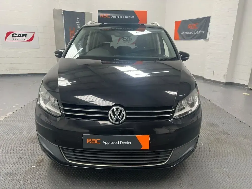 Used VW Touran SE 105 HP (77 kW) 2011 Black MPV