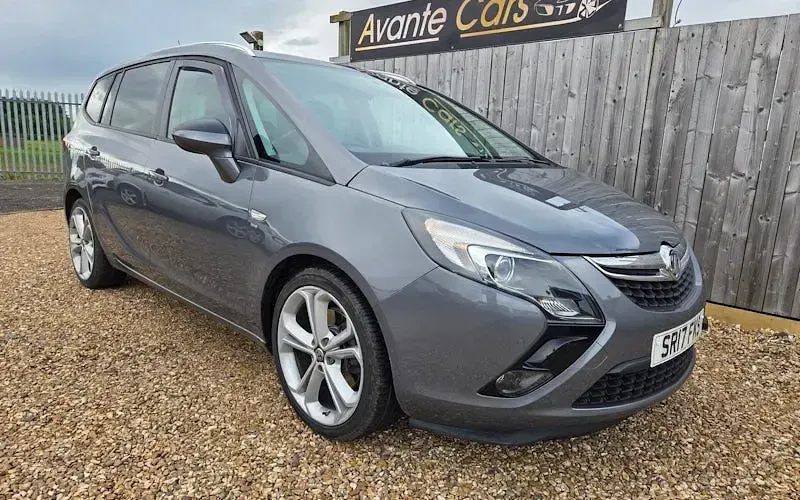 Used Vauxhall Zafira Tourer SRi 170 HP (125 kW) 2016 MPV