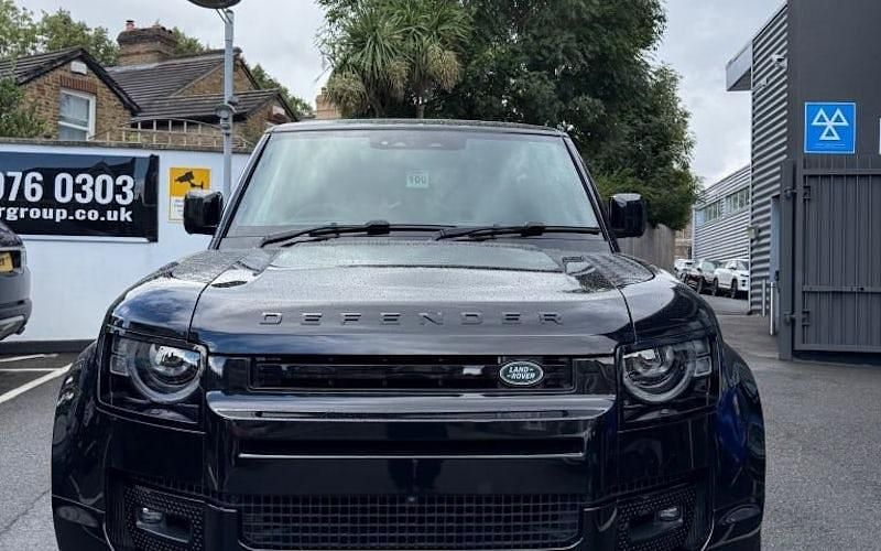 Used Land Rover Defender 525 HP (386 kW) 2024 SUV