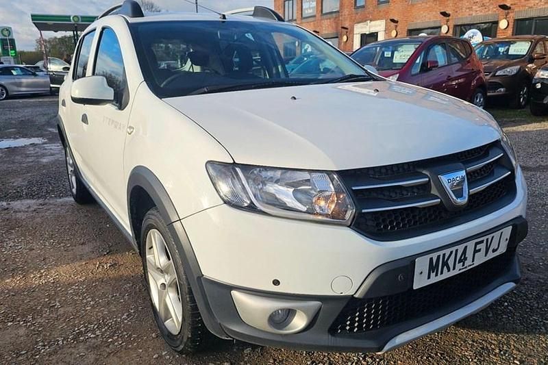 Used 2014 Dacia Sandero Lauréate | £1,600 (Good price) - Image 1/1