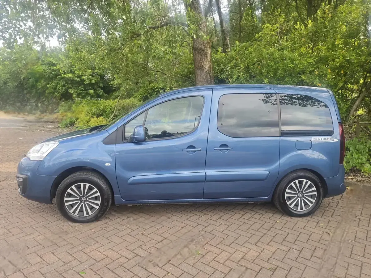 Used Peugeot TePee 2014 Blue MPV