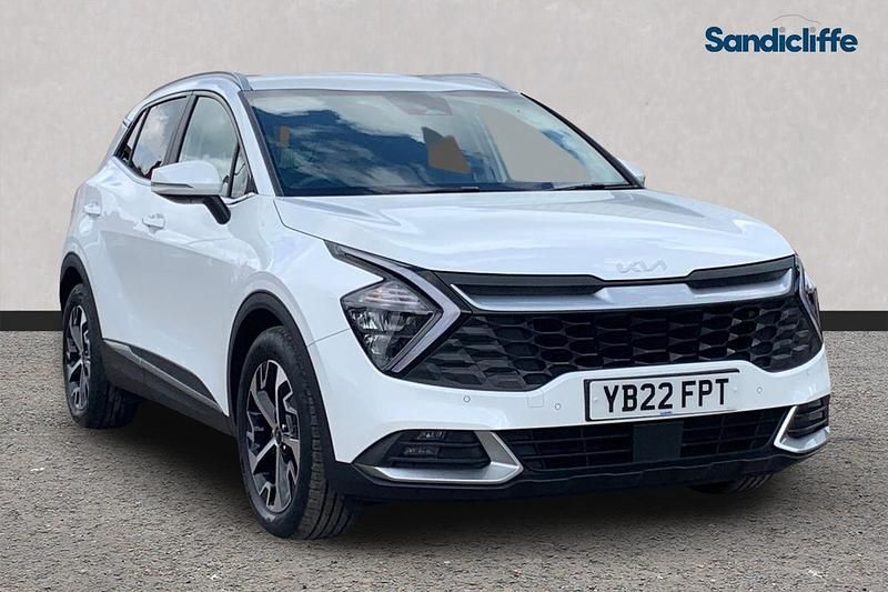 White Used 2022 Kia Sportage SUV | £20,617 (Fair price) - Image 1/4