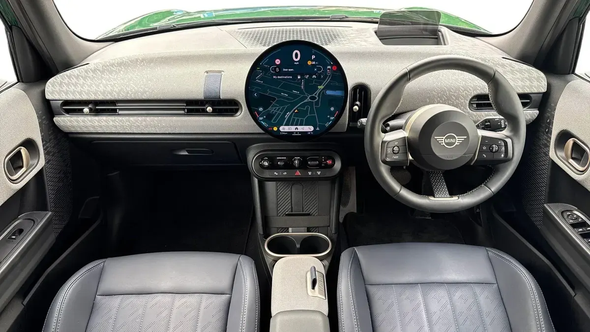 Used Mini Cooper Hatch 154 HP (113 kW) 2024 Green Hatchback