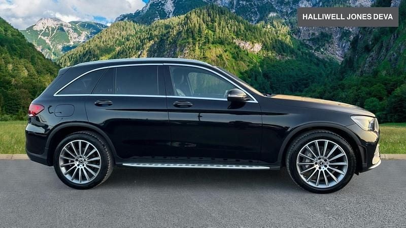 Used Mercedes GLC300 AMG Line Premium 245 HP (180 kW) 2019 Black Estate