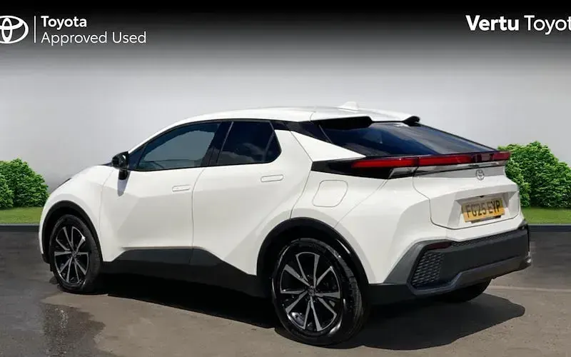 Used Toyota C-HR Design 140 HP (102 kW) 2025 White SUV