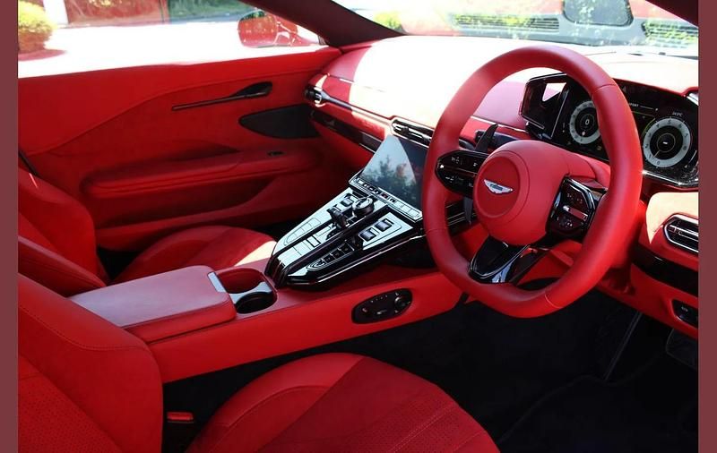 Used Aston Martin V8 Vantage 656 HP (482 kW) 2024 White Coupe