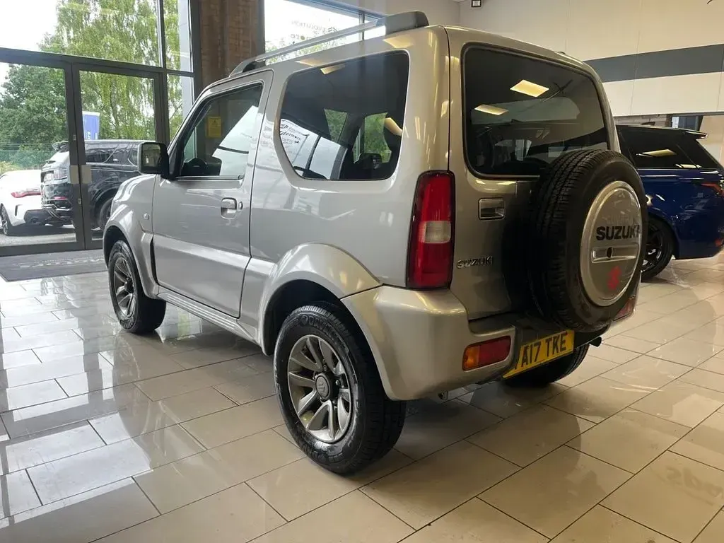 Used Suzuki Jimny SZ4 85 HP (62 kW) 2017 Silver SUV