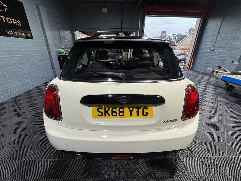 Usado Mini Cooper Hatch 136 CV (100 kW) 2018 Blanco Utilitario