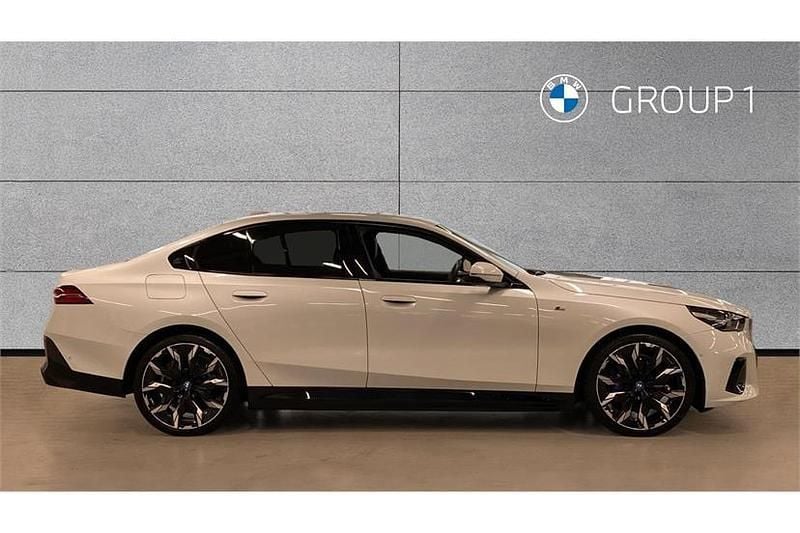 Used BMW 550e M Sport 489 HP (359 kW) 2024 White Sedan