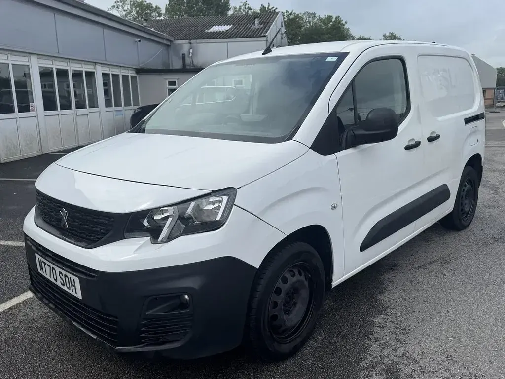 Used Peugeot Partner 131 HP (96 kW) 2021 White MPV