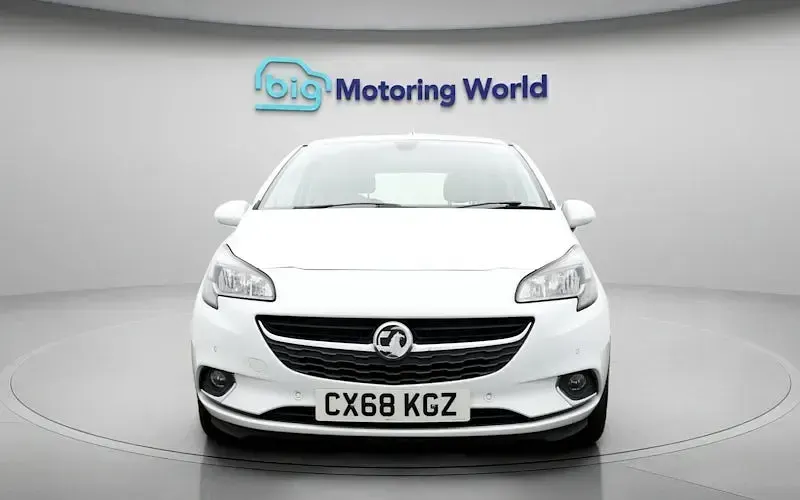 Used Vauxhall Corsa 90 HP (66 kW) 2018 White Hatchback