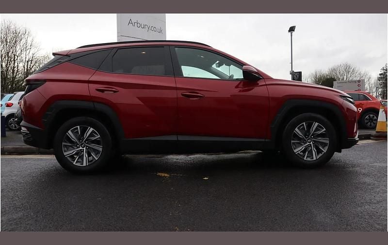 Used Hyundai Tucson SE 147 HP (108 kW) 2021 Red SUV
