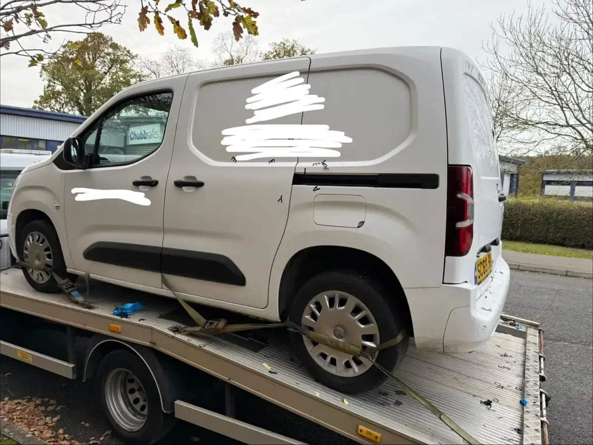 Używany Vauxhall Combo Sportive 100 KM (73 kW) 2020 Biały Van