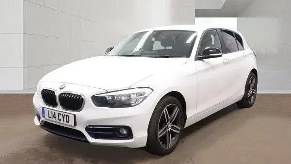 Used BMW 118 Sport Line 2018 White Hatchback