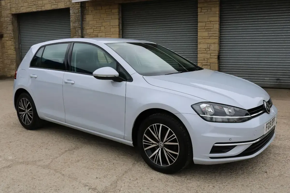 Used VW Golf VII SE 110 HP (80 kW) 2019 Silver Hatchback