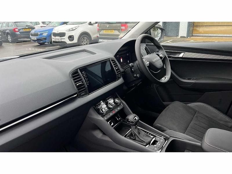 New Skoda Karoq SE L 147 HP (108 kW) 2025 Graphite grey metallic SUV