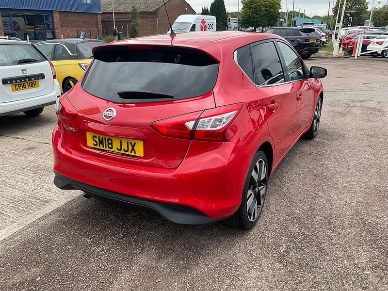 Used Nissan Pulsar Tekna 114 HP (83 kW) 2018 Red Hatchback