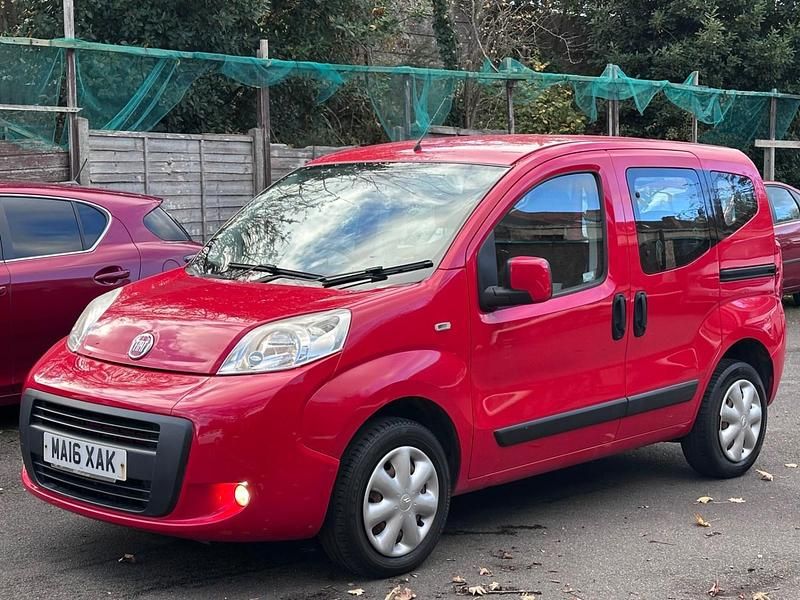 Used Fiat Qubo Trekking 77 HP (56 kW) 2016 Red MPV