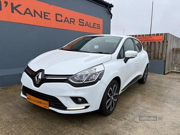 Used Renault Clio IV Play 75 HP (55 kW) 2018 White Hatchback