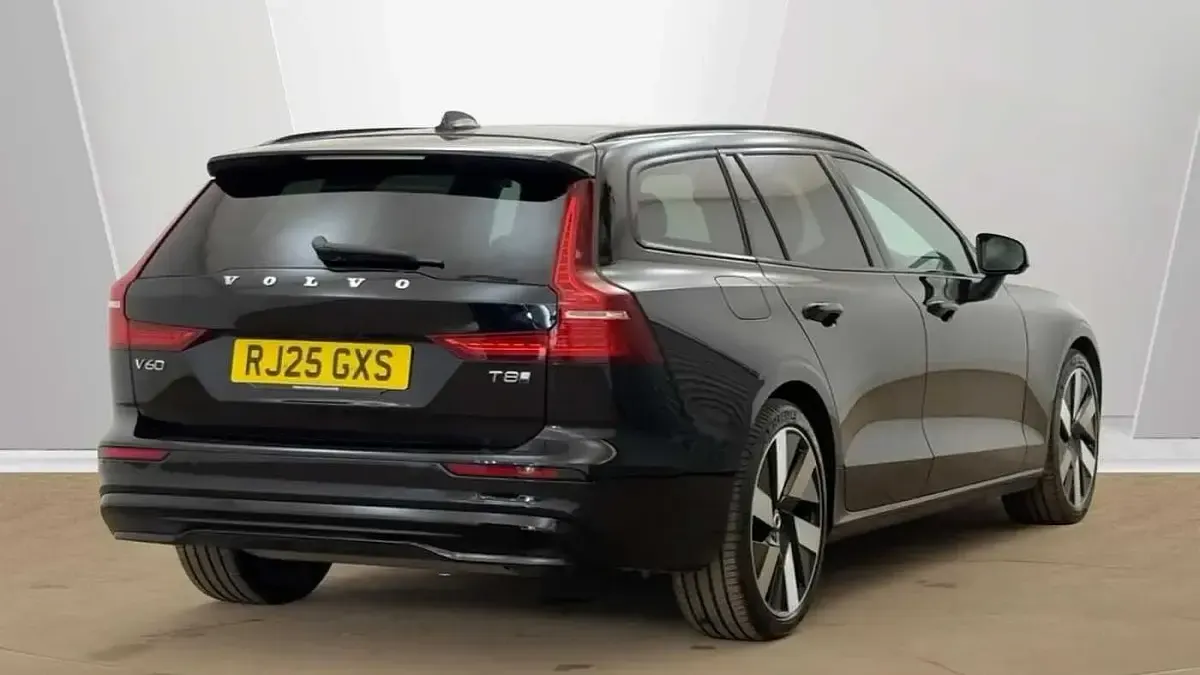 Used Volvo V60 Ultra 455 HP (334 kW) 2025 Black Estate
