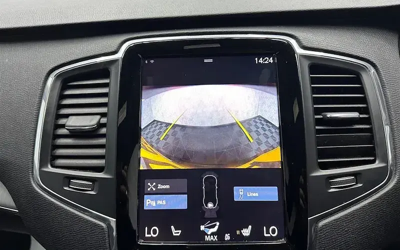 Used Volvo XC90 Momentum 235 HP (172 kW) 2019 Black SUV