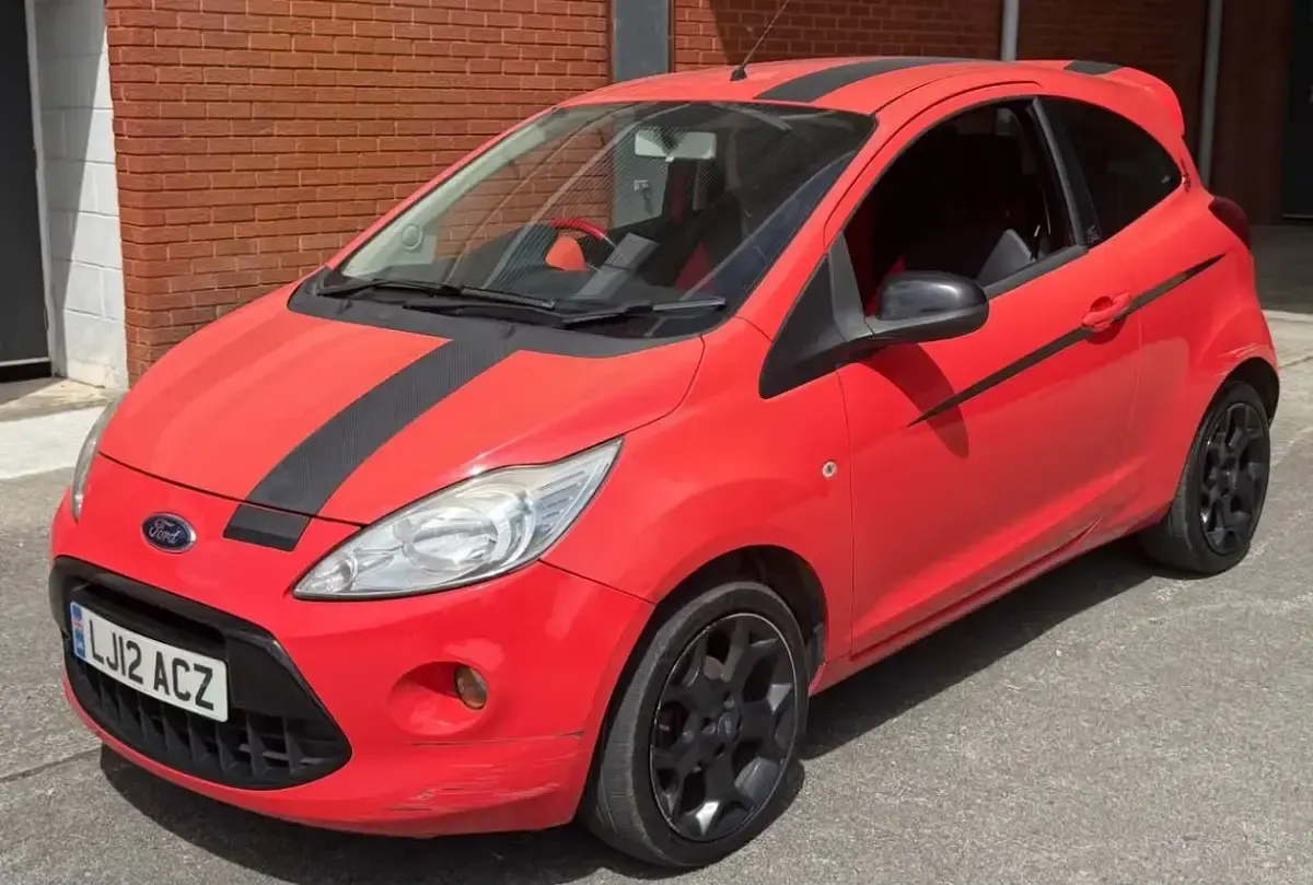 Used Ford Ka 69 HP (50 kW) 2012 Red Hatchback