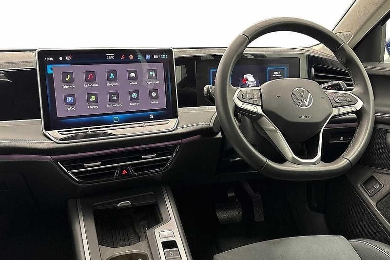 Used VW Passat Life 204 HP (150 kW) 2025 Blue Estate