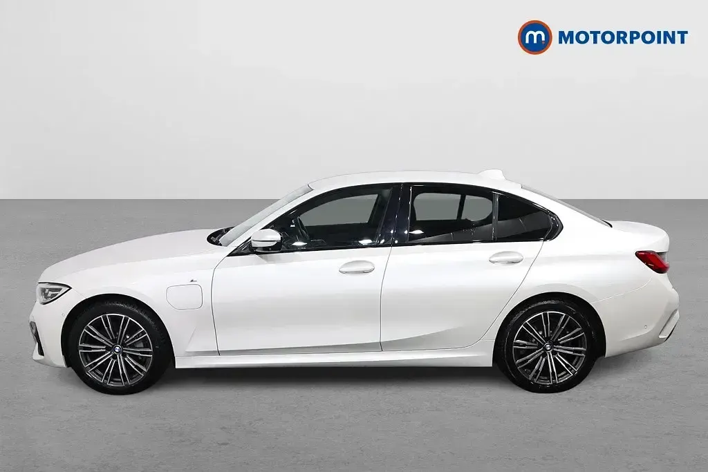Begagnad BMW 330e M Sport 2020 Vit Sedan