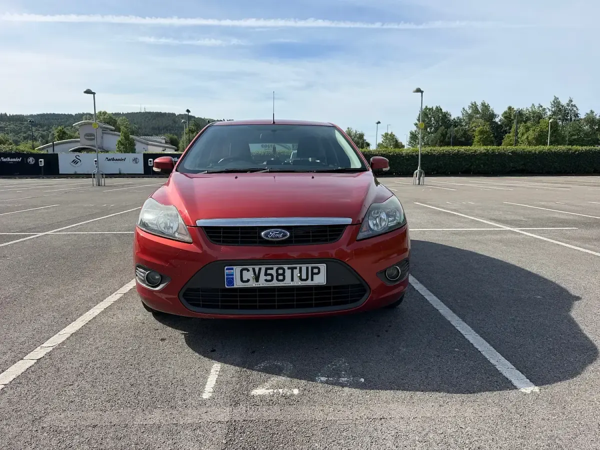 Used Ford Focus Zetec 125 HP (91 kW) 2008 Red Hatchback