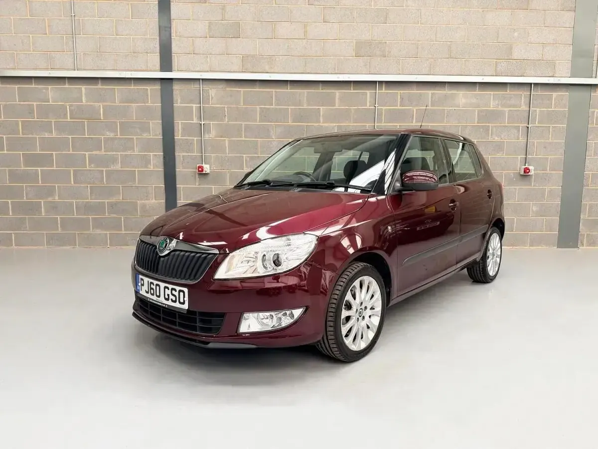 Used Skoda Fabia Elegance 105 HP (77 kW) 2010 Maroon Hatchback