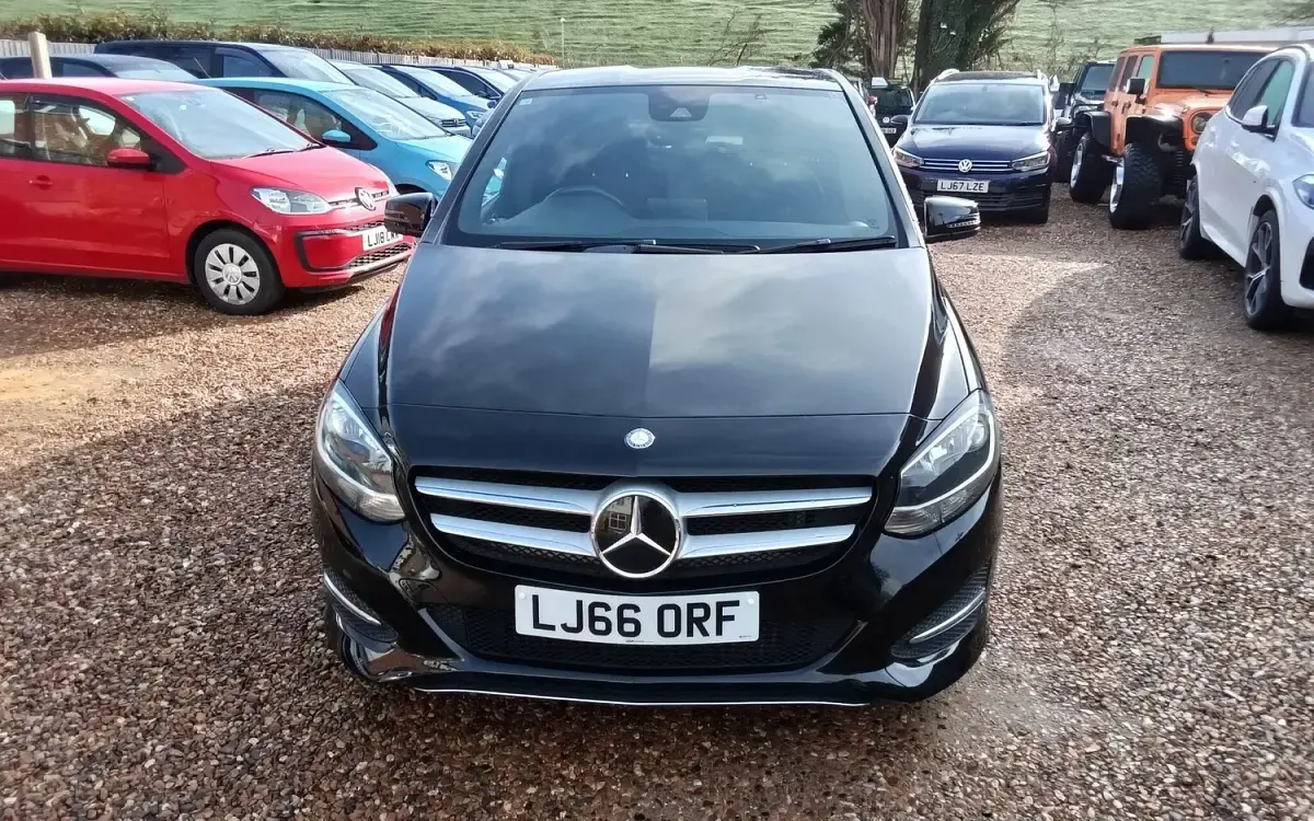 Used Mercedes B180 SE 122 HP (89 kW) 2026 Black MPV