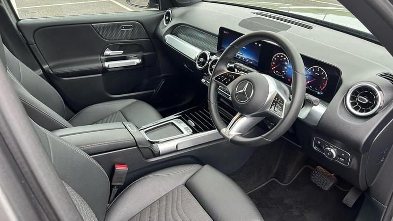 Used Mercedes GLB200 Executive 163 HP (119 kW) 2025 Mountain grey metallic SUV