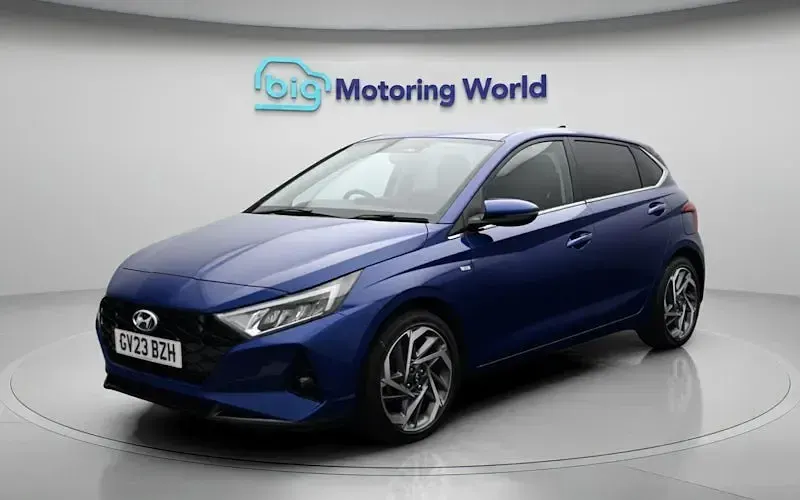 Used Hyundai i20 Premium 101 HP (74 kW) 2023 Blue Hatchback