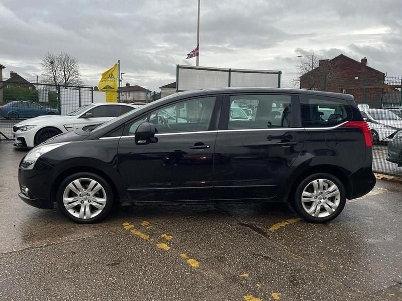 Used Peugeot 5008 Active 115 HP (84 kW) 2013 Black MPV