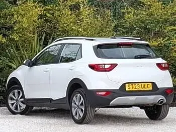 Used Kia Stonic 99 HP (72 kW) 2023 White SUV