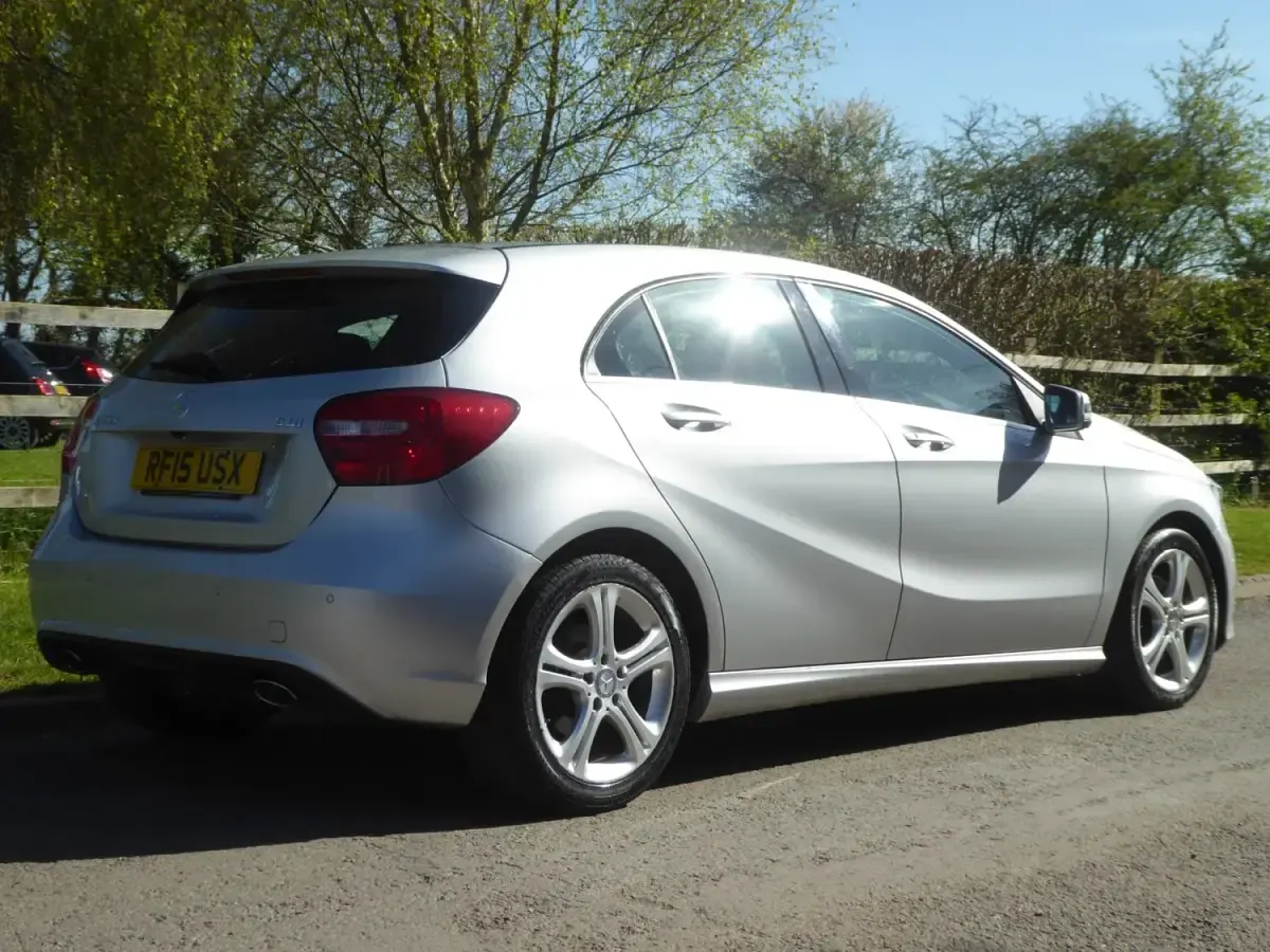 Begagnad Mercedes A200 Sport Edition 2015 Silver Halvkombi