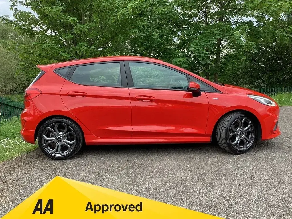 Begagnad Ford Fiesta ST-Line 100 HK (73 kW) 2019 Röd Halvkombi