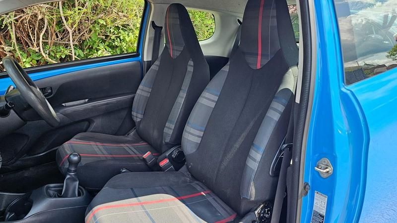 Used Peugeot 108 Active 68 HP (50 kW) 2015 Blue Hatchback